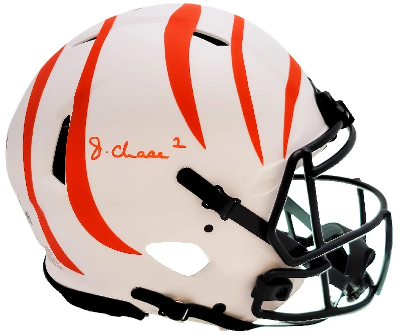 Rugby Helmet For Professional Players-Ja'Marr Chase Autographed Cincinnati Bengals Lunar Eclipse White Full Size Authentic Speed Helmet Beckett BAS QR Stock #205623